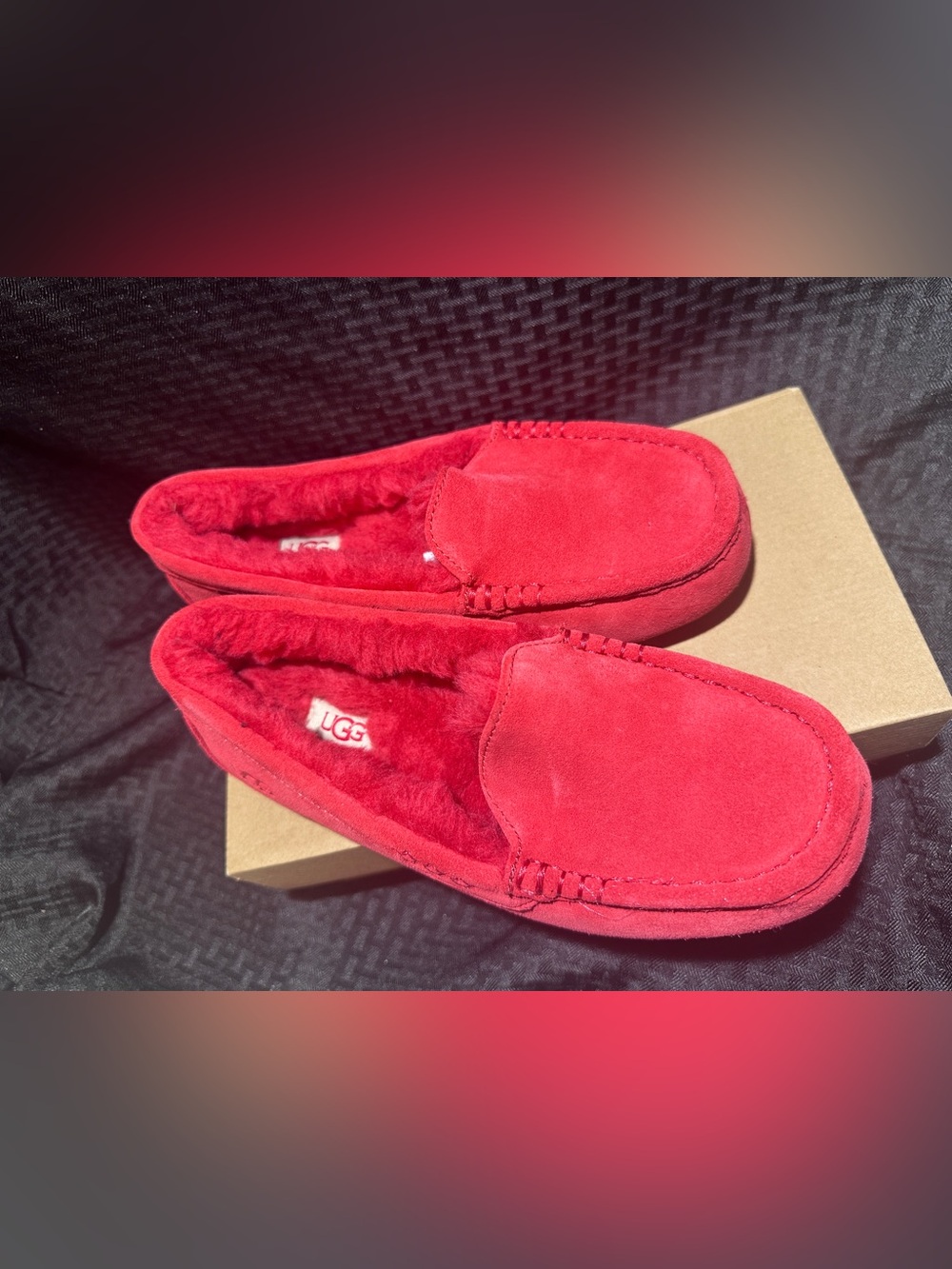 UGG ANSLEY Women’s Suede Moccasin Slippers 1106878 Red Size 8 New - Picture 4 of 6